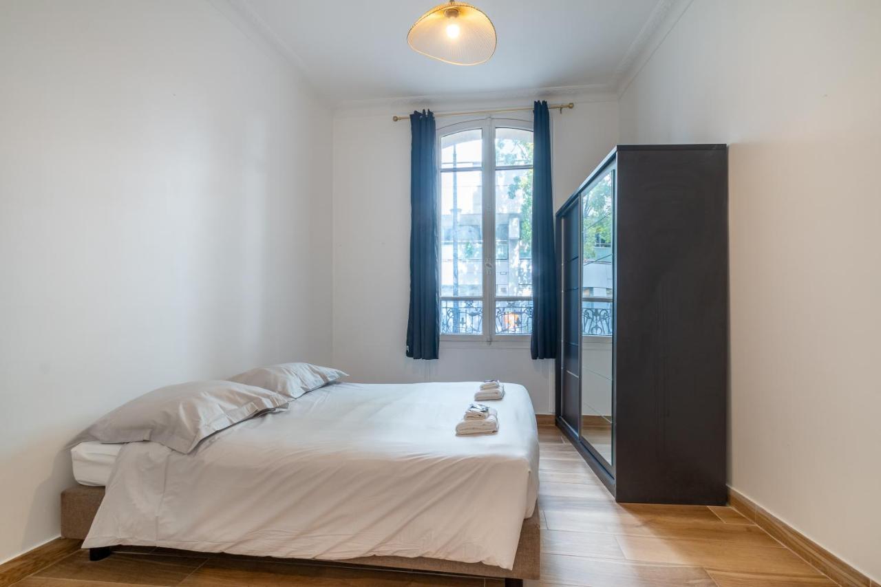 Appartement Metro Alexandre Dumas Paris Exterior foto