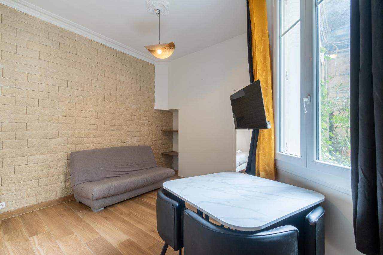 Appartement Metro Alexandre Dumas Paris Exterior foto