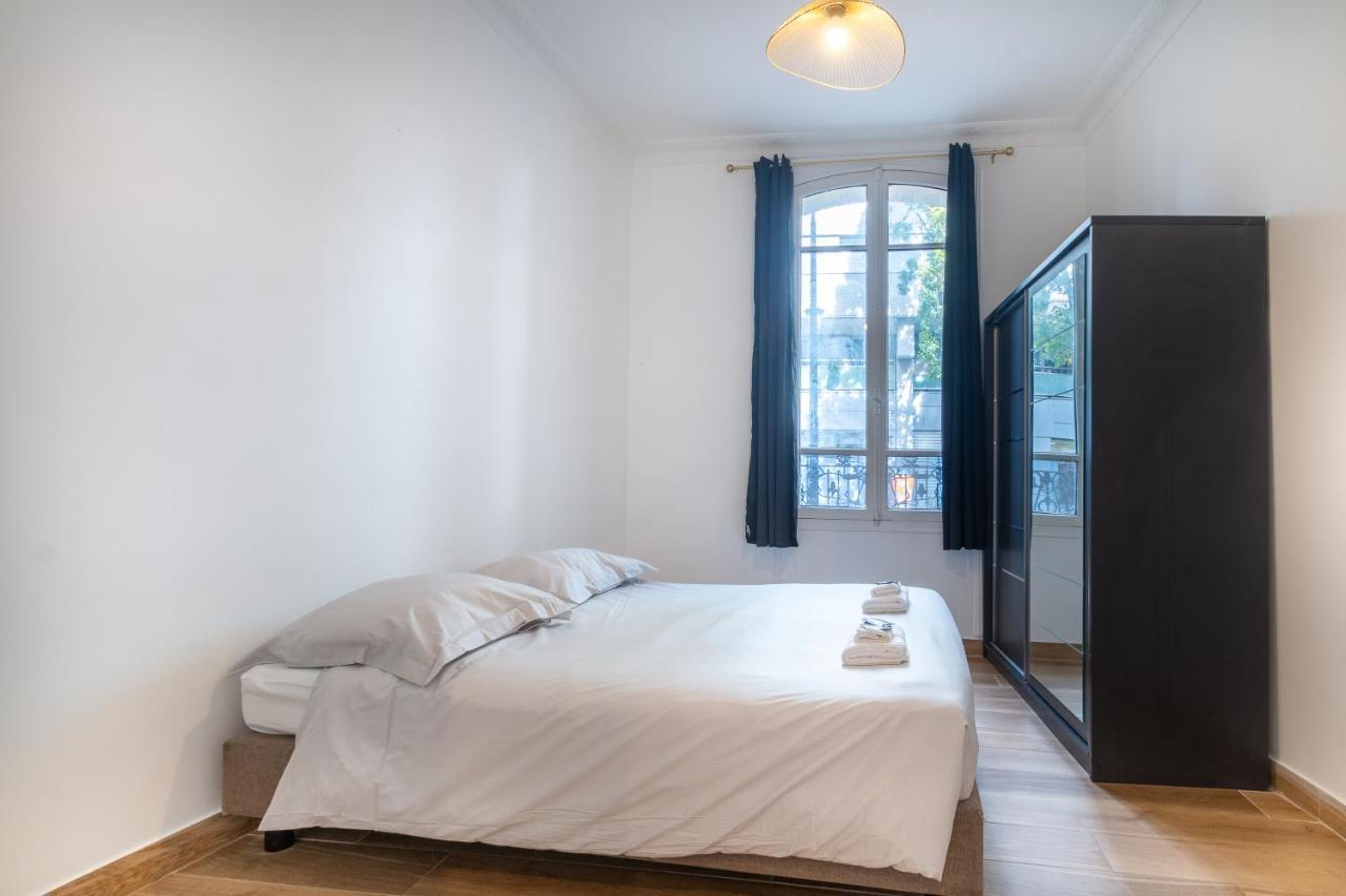 Appartement Metro Alexandre Dumas Paris Exterior foto