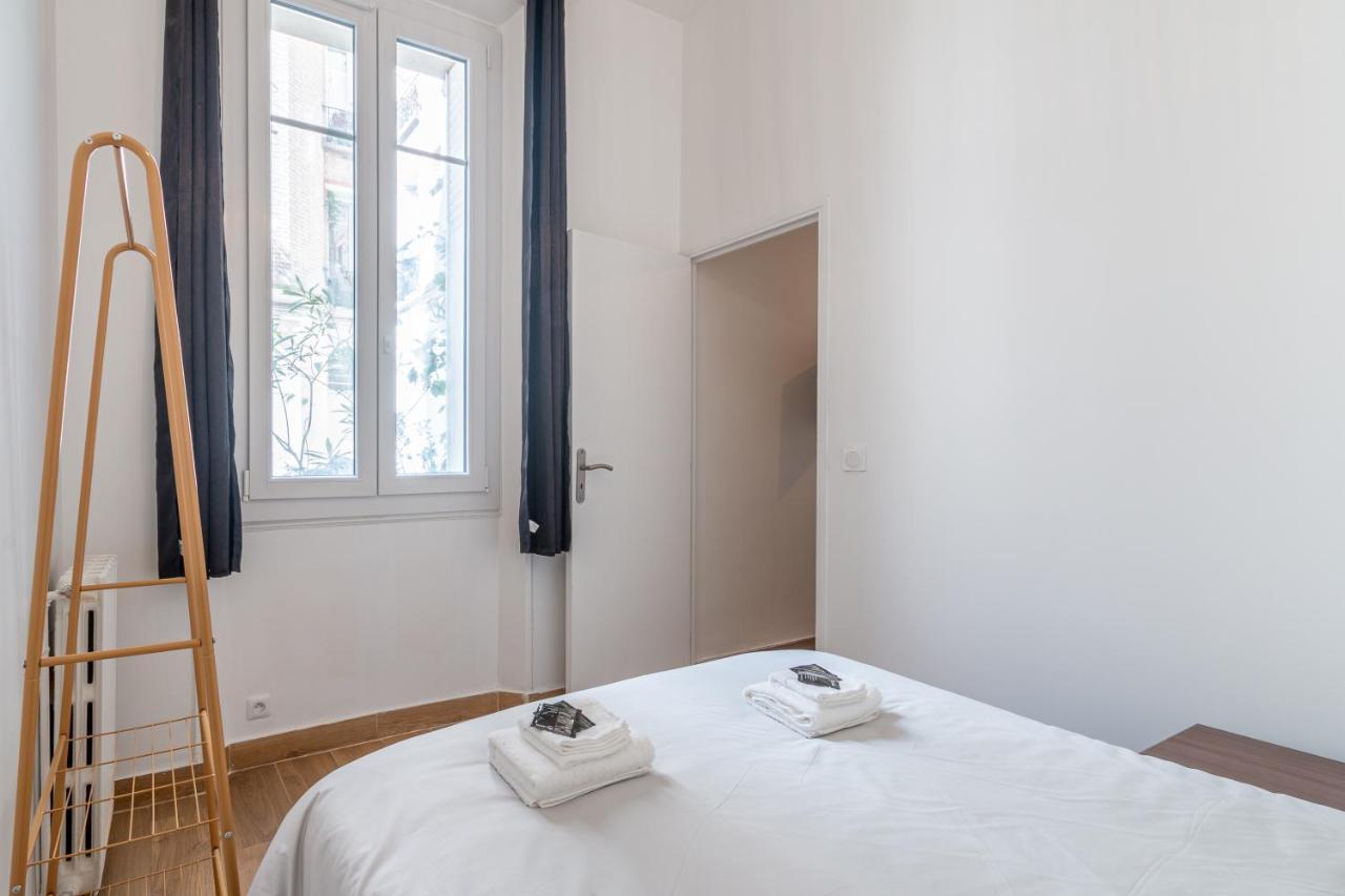 Appartement Metro Alexandre Dumas Paris Exterior foto